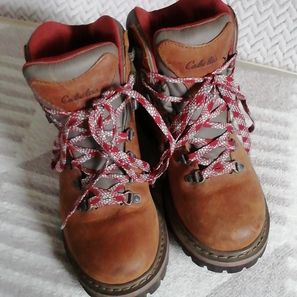 Cabela's Hiking Boots - Picture 9 of 11